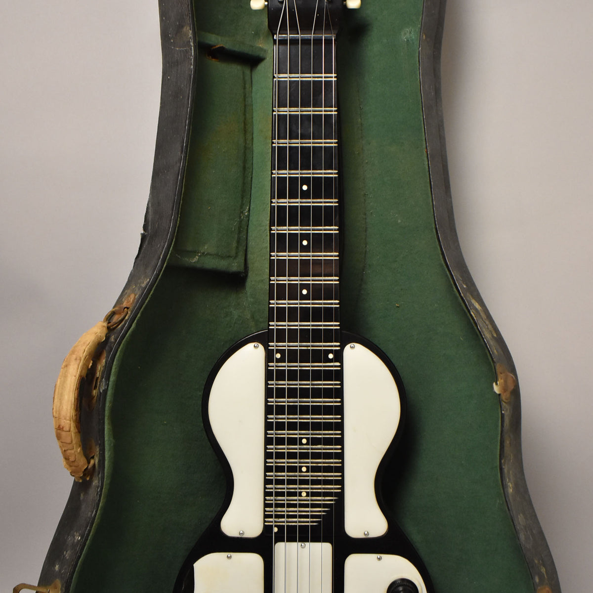 1940s-Rickenbacker-Electro-