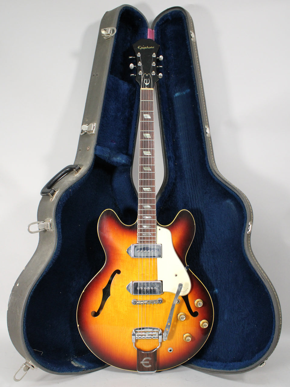 Epiphone Casino ピアレス製 66 Epiphone Casino – Vintage Guitar® magazine