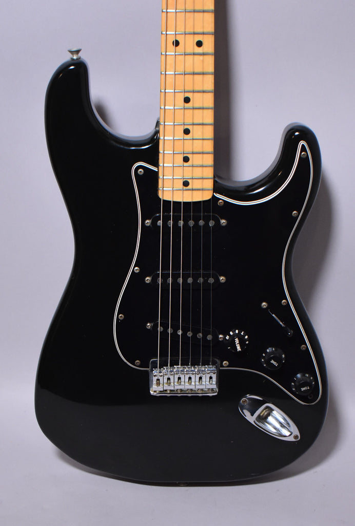 1977-Fender-Stratocaster-Black-Imperial-Vintage-Guitars-Sell