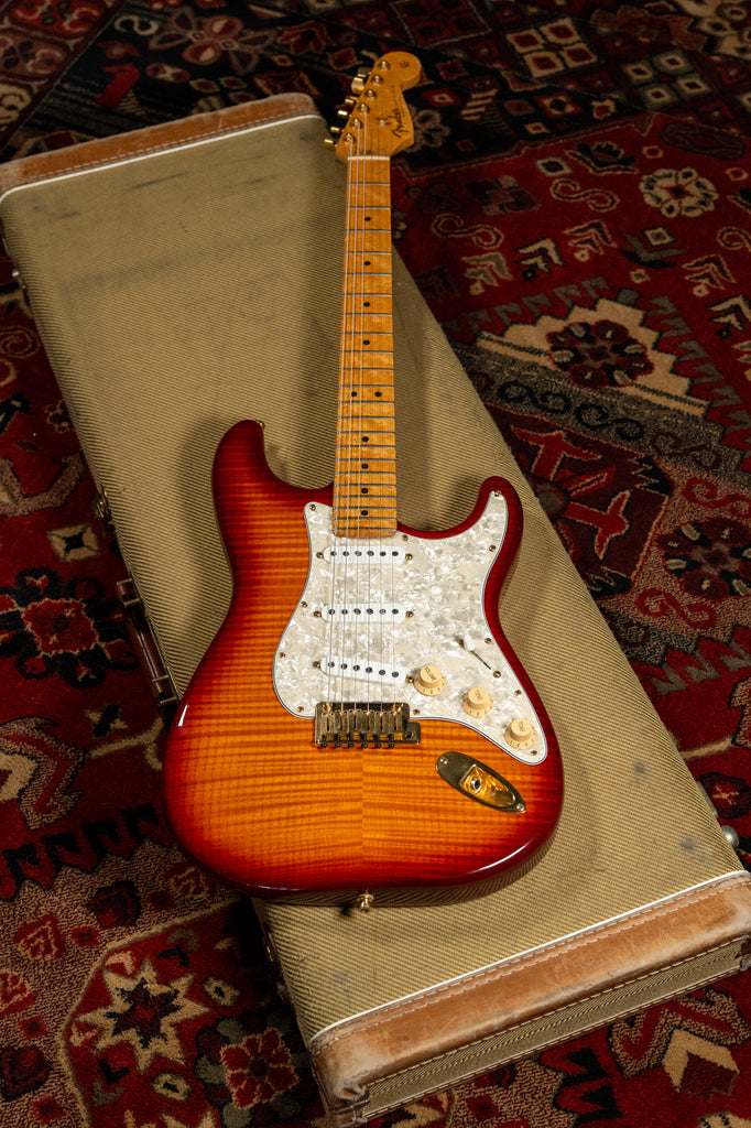1993-fender-custom-shop-stratocaster-guitar-san-diego