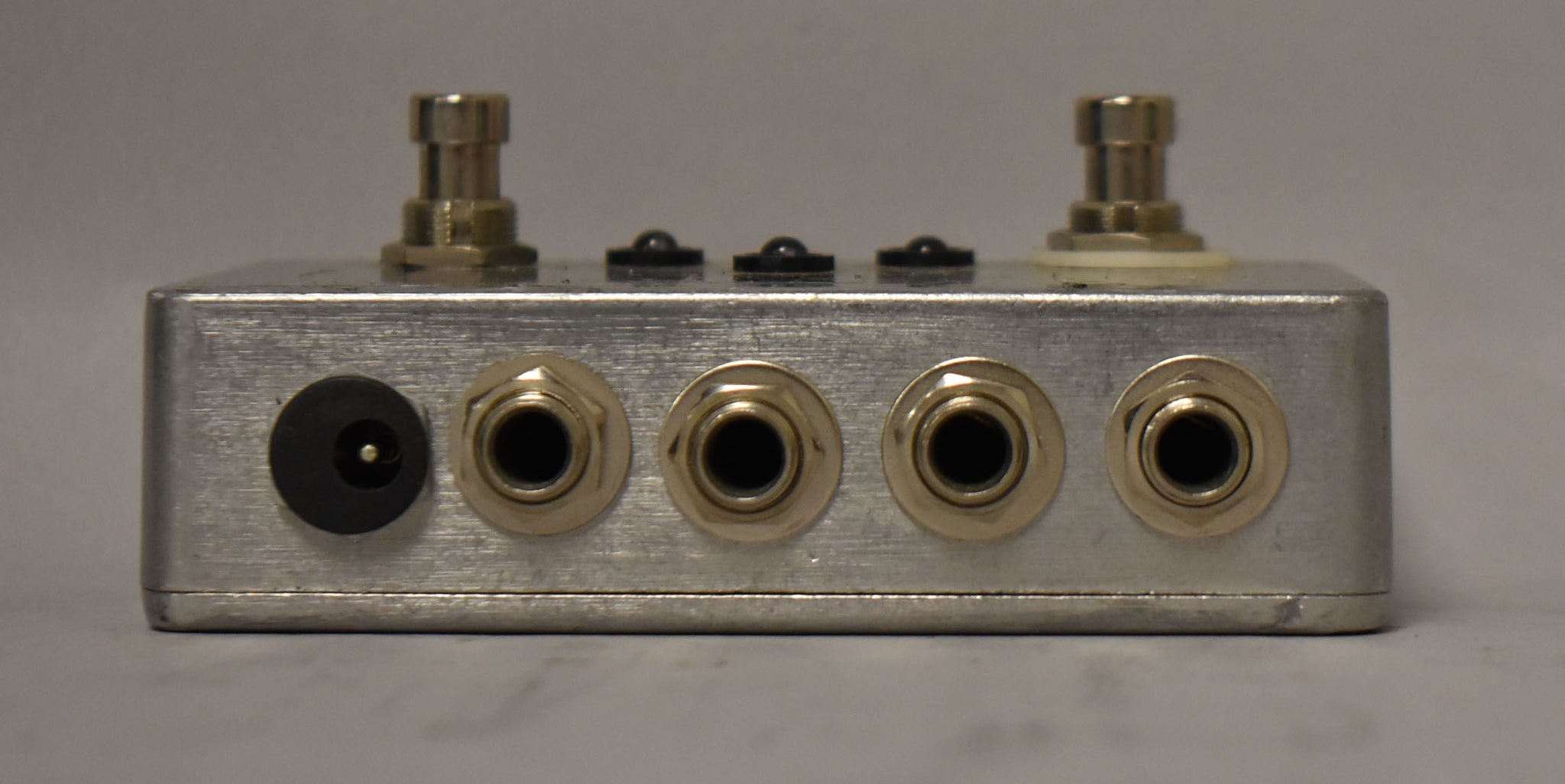 Loop-Master ABC Switcher Box – Imperial Vintage Guitars