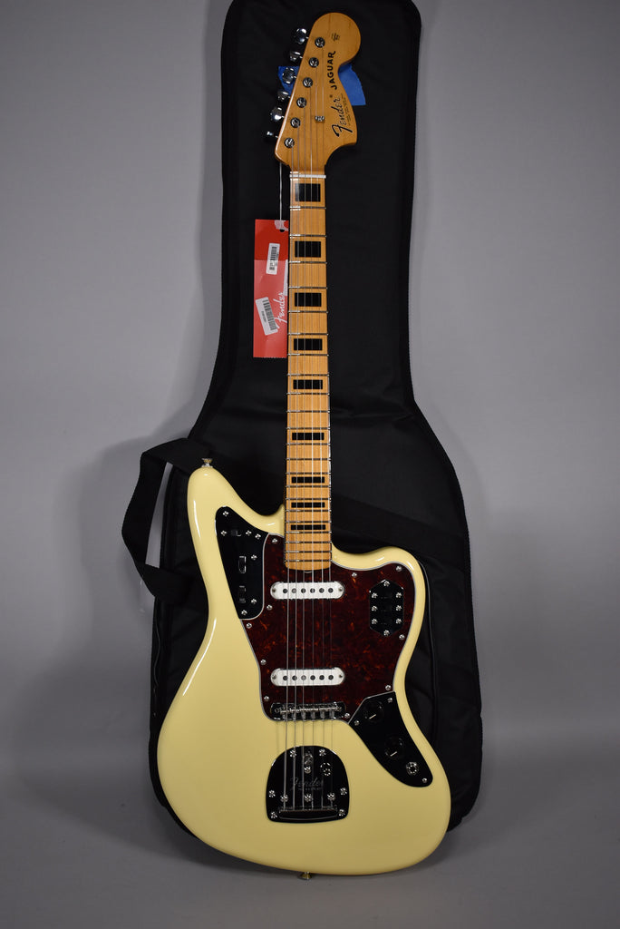 Fender Vintera II '70s Jaguar, Maple Fingerboard, Black 